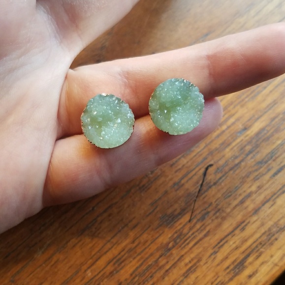 NWOT Light Green Gold Plated Druzy Studs - Picture 5 of 7